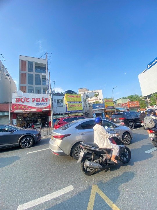 Cho thuê tòa nhà mặt tiền Bạch Đằng, P.14, Q. Bình Thạnh 244m² - Thiết kế hiện đại, thuận tiện kinh doanh!