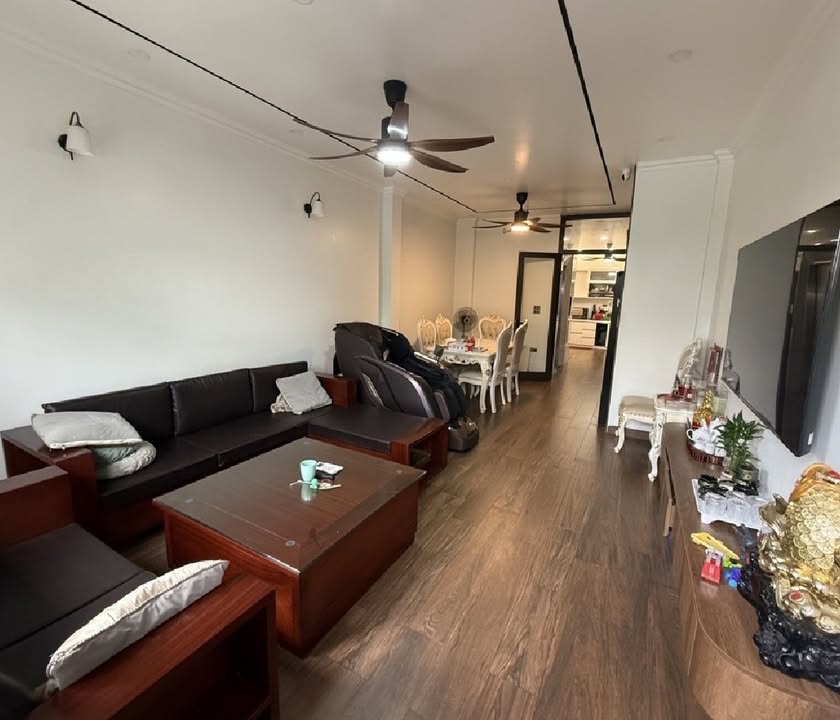 Nhà đẹp Đức Thắng 52m² giá 8 tỷ - Không gian sống an lành, thoáng sáng!