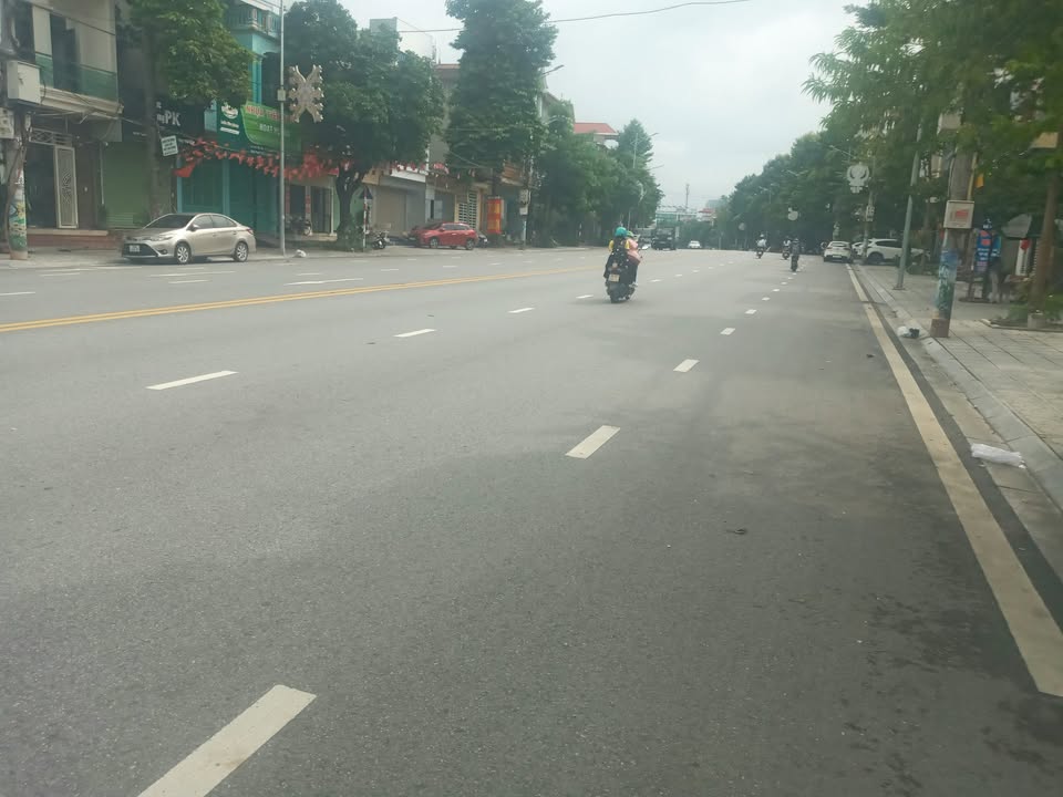 Đất nền Trần Phú Dữu Lâu 85m² giá 4 tỷ - Vị trí đẹp, tiện nghi