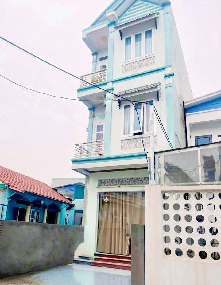 Nhà 3 tầng Minh Hải, Văn Lâm 94m² giá 4 tỷ - Ô tô tránh, vị trí kinh doanh đỉnh!