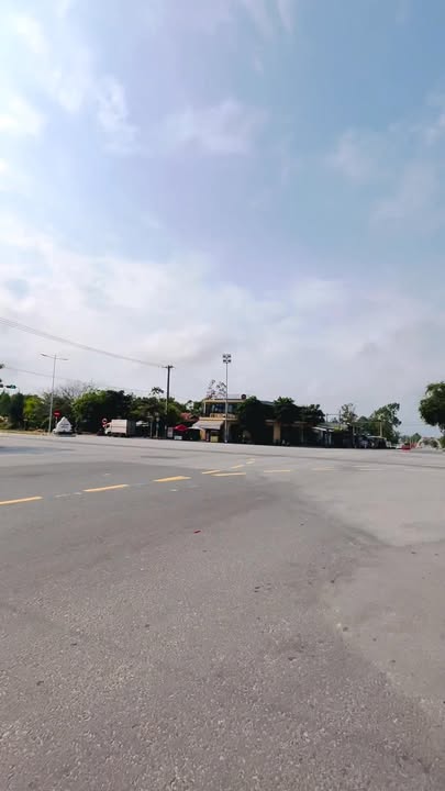 Nhà nguyên căn tại Võ Chí Công, 100m² giá thỏa thuận - Kinh doanh thuận lợi!