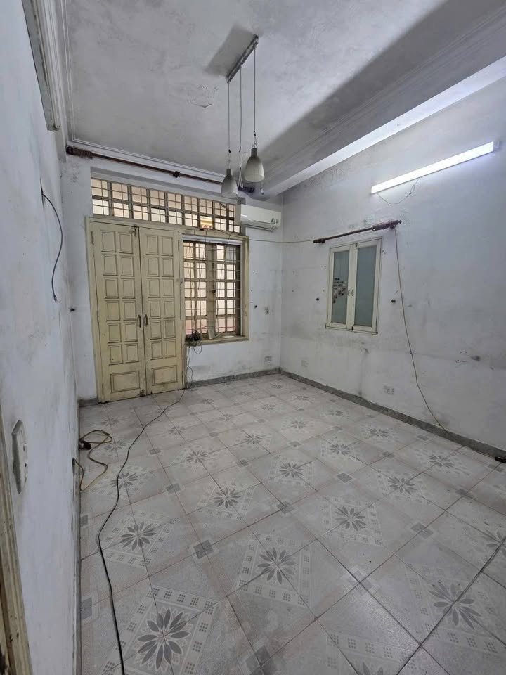 Cho thuê CHDV Homestay Ngõ 12B Lý Nam Đế 48m² giá 25 triệu - Vị trí trung tâm, kinh doanh thuận lợi!
