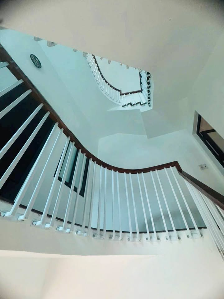 Nhà 3 tầng tại Tân Phú Hưng 43m² giá 2.4 tỷ - Ô tô đỗ thoải mái!