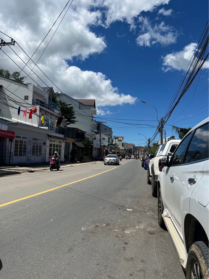 Nhà mặt tiền đường Nguyễn Công Trứ, Đà Lạt 75m² giá 14.5 tỷ - Kinh doanh sầm uất!