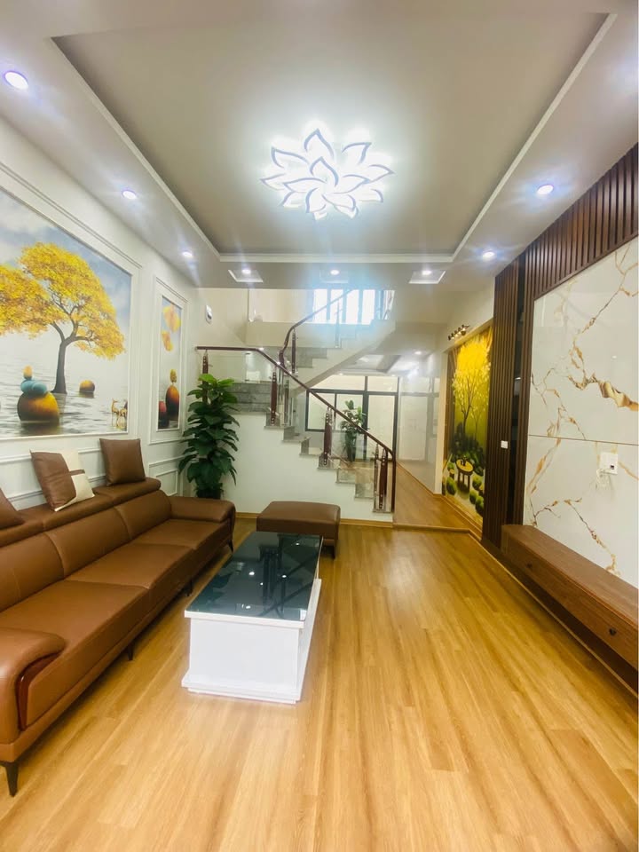 Nhà mặt ngõ Văn Cao 52m² giá 4.55 tỷ - Đầu tư sinh lời ổn định!