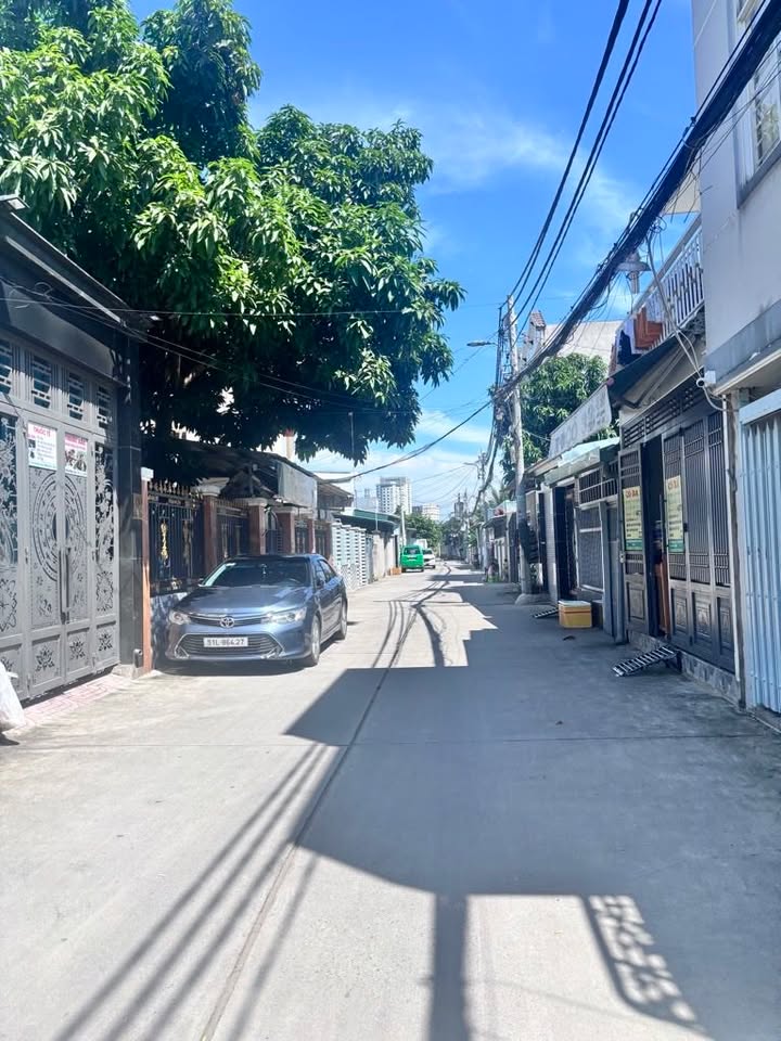 Căn hộ dịch vụ hẻm xe hơi Phú Thuận Quận 7 65m² giá 8 tỷ - Doanh thu 60 triệu/tháng!