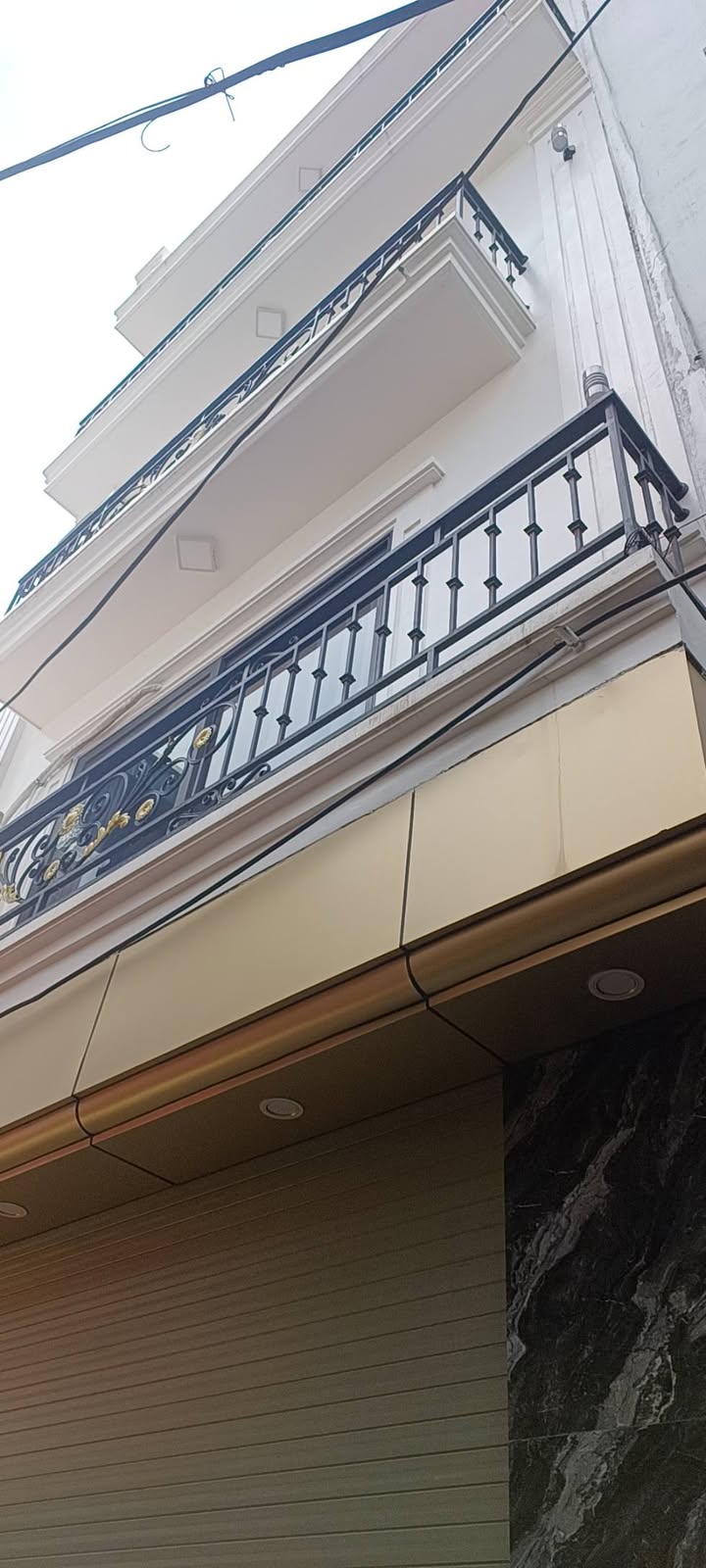 Nhà 4 tầng Tứ Hiệp 40m² giá 5 tỷ - Ô tô đỗ cửa, sân rộng thoải mái!