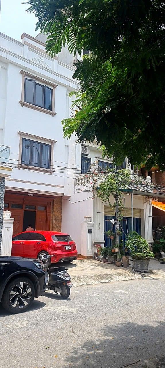 Nhà phố KĐT Phú Thịnh Sơn Tây 100m² giá 6.8 tỷ - Dân trí cao, gần nhiều tiện ích!