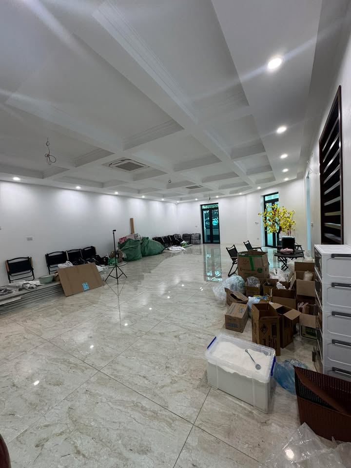 Store cho thuê tại Như Quỳnh Center 90m² - Mặt tiền đẹp, vị trí đắc địa!