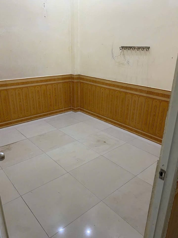 Nhà nguyên căn Dĩ An 70m² giá 5 triệu - Gần chợ và cầu vượt Linh Xuân!