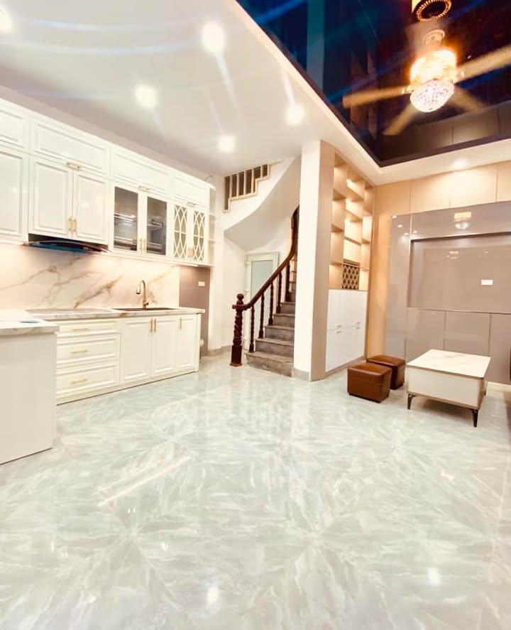 Nhà phố đường Nguyễn Chính, Tân Mai 35m² giá 9 tỷ - Sẵn sàng vào ở ngay!