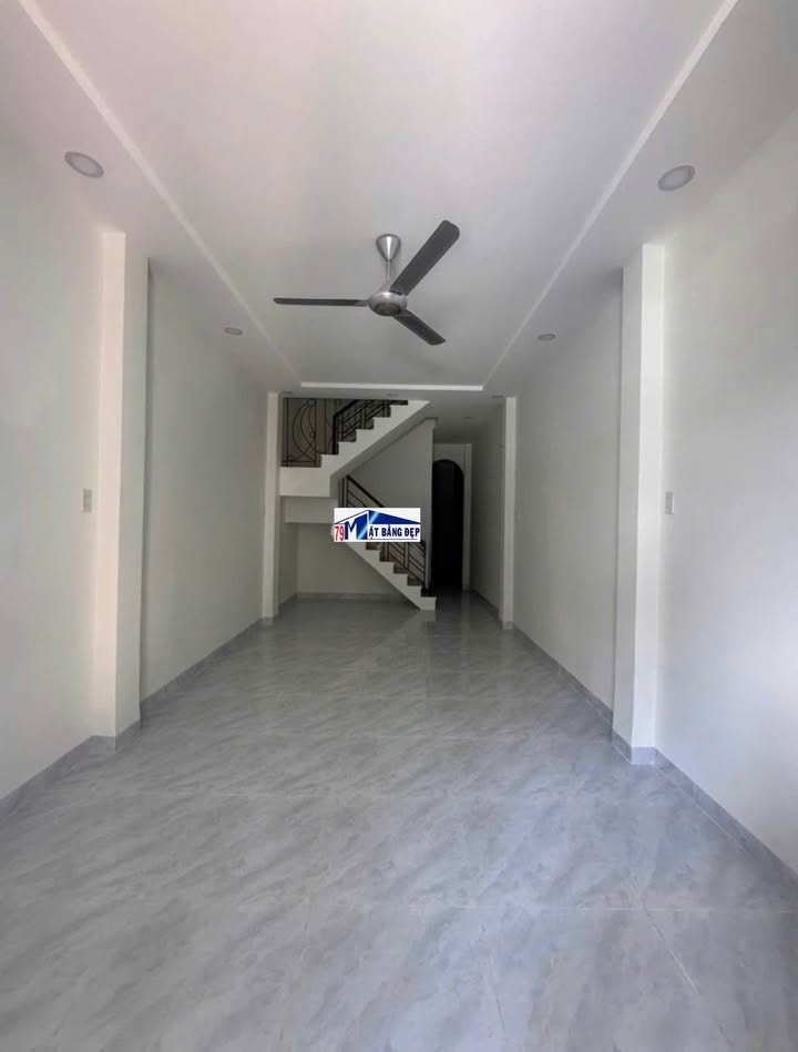 Nhà nguyên căn mặt tiền Phước Tân 3 phòng ngủ giá 18 triệu - Phù hợp kinh doanh và ở