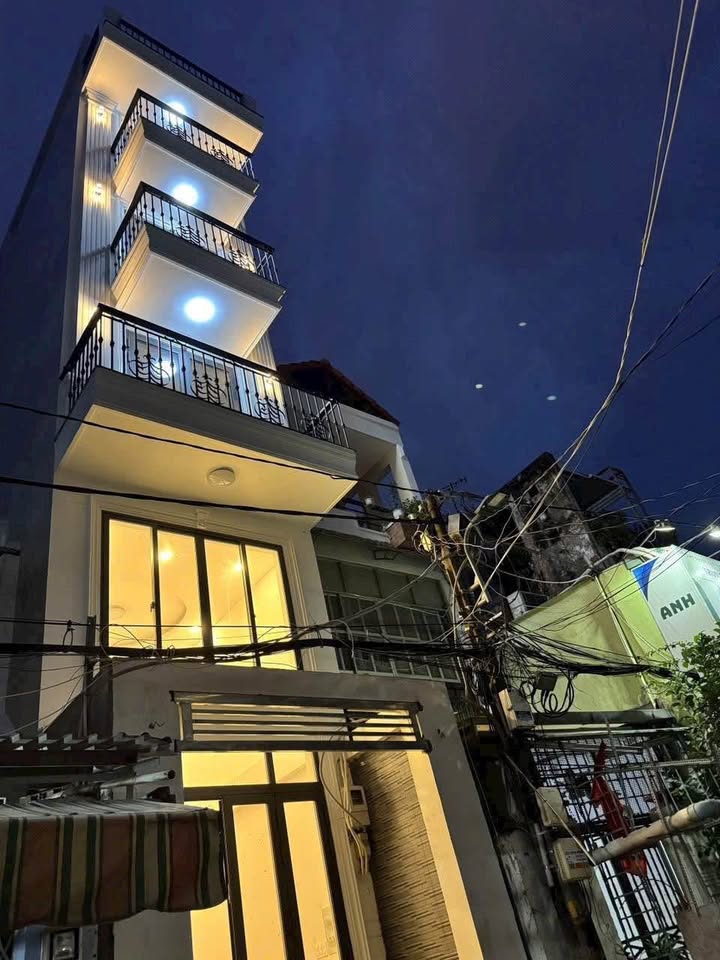 Căn hộ dịch vụ 6 tầng Tân Thuận, Quận 7 - Giá chỉ 14.5 tỷ, sổ hồng chính chủ!