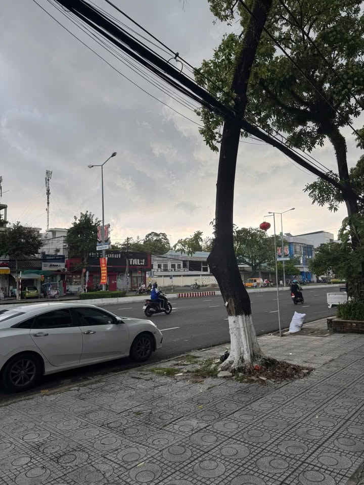 Nhà mặt tiền Trần Phú, Rạch Giá 249m² giá 40 triệu - Kinh doanh đa ngành nghề