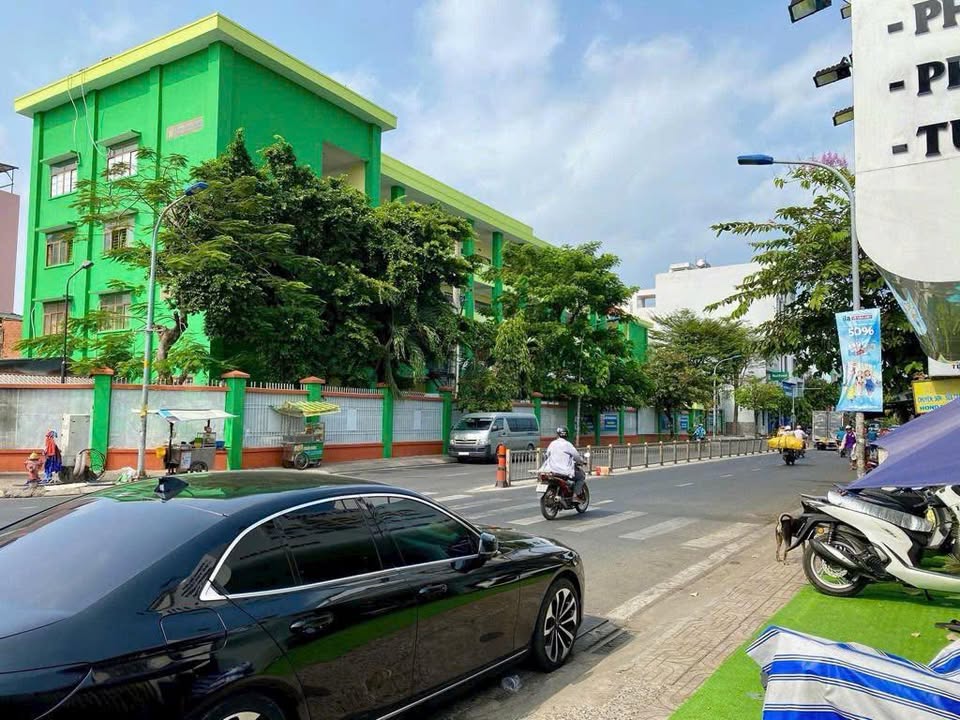 FrontHouse mặt tiền Phạm Văn Chí, Quận 6, 108m² giá 18 tỷ - Đầu tư sinh lời ngay!