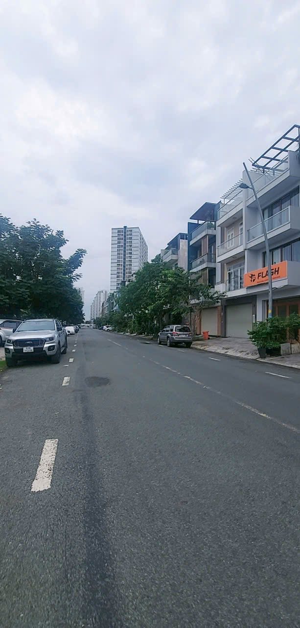 Nhà cấp 4 Mặt tiền Trần Trọng Cung, Quận 7, 404m² giá 63 tỷ - Cơ hội đầu tư hiếm có!