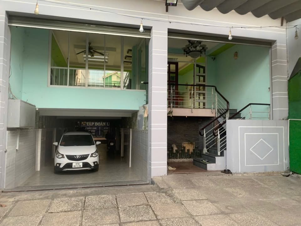 Nhà bán mặt tiền QL50 xã Bình Hưng, 320m² giá 39 tỷ - Sổ hồng chính chủ!