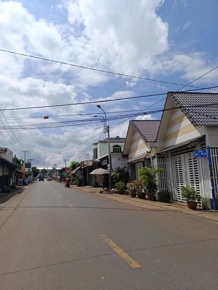 Nhà mặt tiền đường Hồ Thị Hương, Long Khánh 224m² giá 890 triệu - Cơ hội đầu tư hấp dẫn!