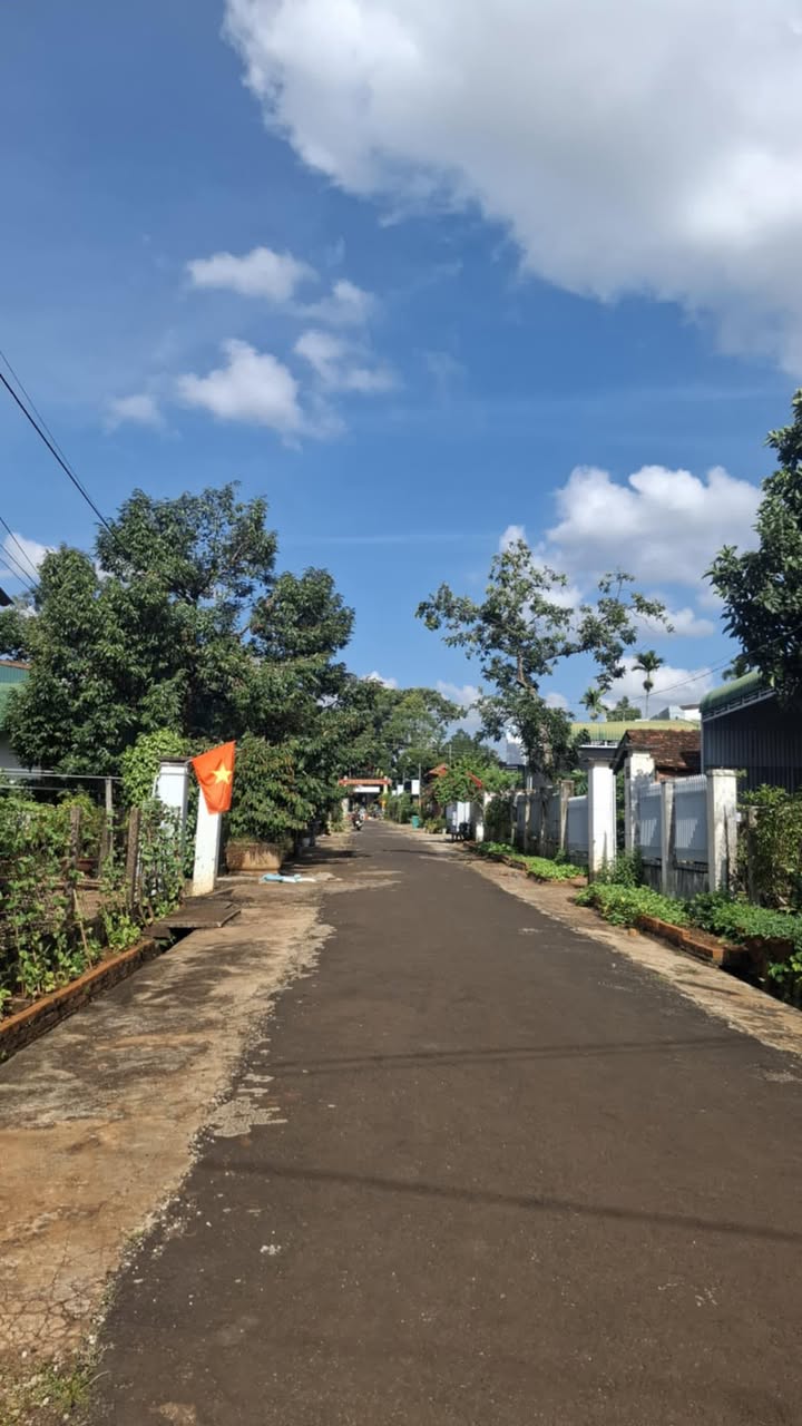 Nhà phố đẹp đường Nguyễn Văn Cừ, xã Quảng Phú, Đắk Lắk 180m² - Chính chủ bán gấp!