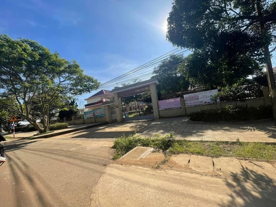 Nhà sẵn + Đất mặt tiền xã Quảng Lập, Đơn Dương 100m² giá chỉ 1.8 tỷ - Cơ hội đầu tư tuyệt vời!