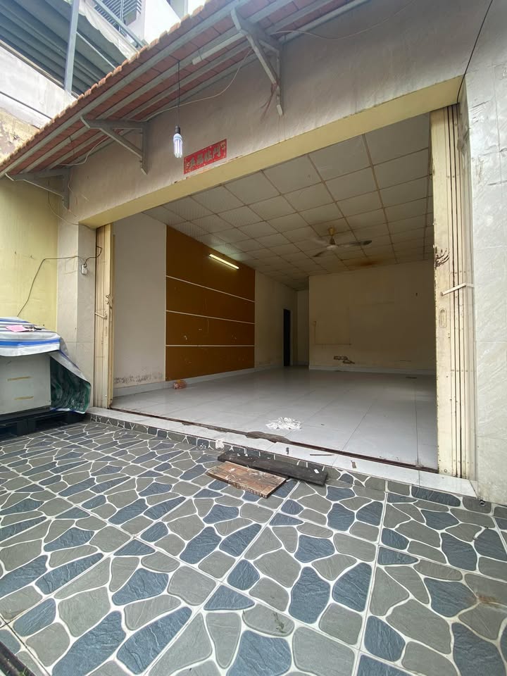 Nhà nguyên căn cho thuê mặt tiền Hoàng Xuân Hoành - 80m² giá chỉ 10 triệu!