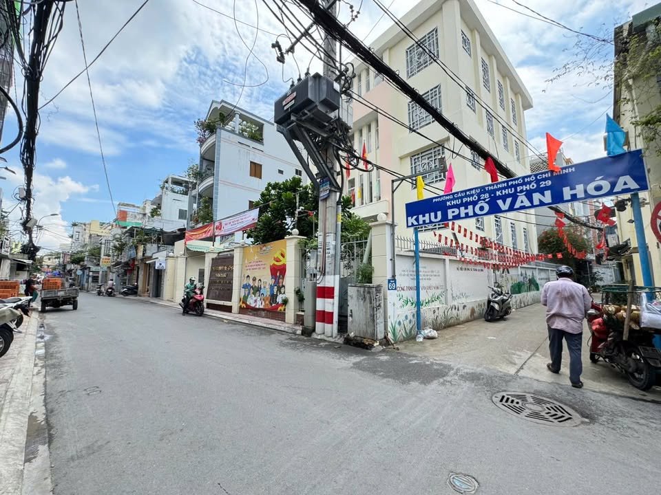 Nhà cho thuê hẻm xe hơi Nguyễn Đình Chính, 45m² giá 18 triệu - Khu vực KD sầm uất!