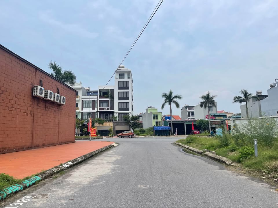 Đất nền 190m² tại Hạ Long - Sổ đỏ chính chủ, 3 mặt thoáng chỉ 11.14 tỷ!