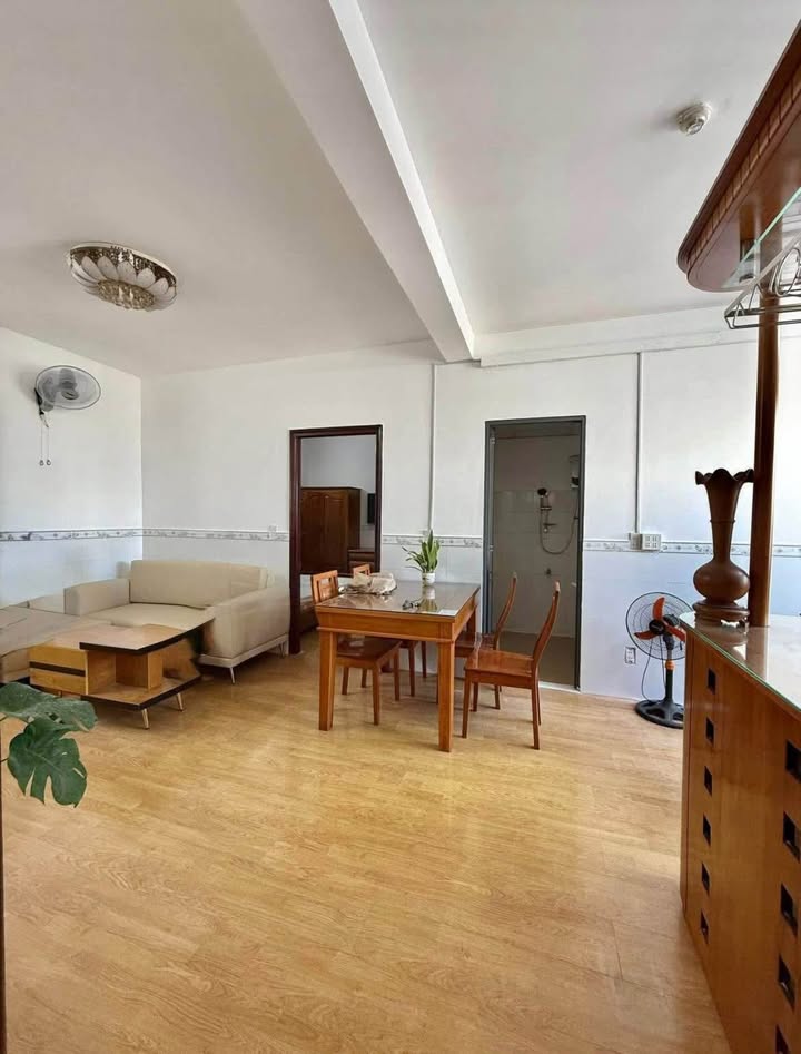 Căn hộ CT4 Vĩnh Điềm Trung 60m² giá 2 tỷ - View đẹp, sẵn sàng vào ở!