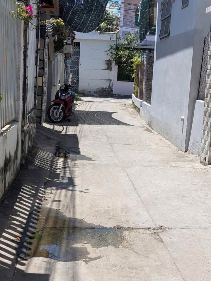 Cho thuê nhà Ngọc Hiệp 2 tầng 3 phòng ngủ - An ninh, yên tĩnh!