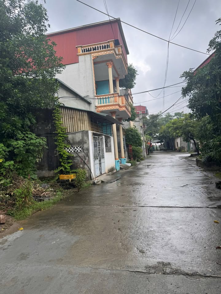 Đất nền 71m² tại khu nhà máy xi măng Sài Sơn, Quốc Oai - Sổ đỏ chính chủ, giá 3.489 tỷ