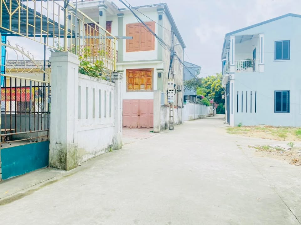 Đất Hưng Đông 92m² giá 2.4 tỷ - Đường thông, dân cư đông đúc!