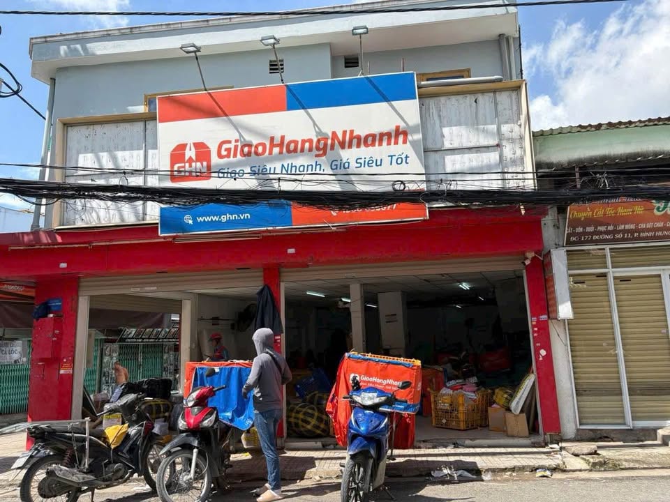 Cho thuê nhà mặt tiền đường Số 11, Bình Hưng Hòa, Bình Tân 128m² giá 23 triệu - Vị trí đẹp, kinh doanh thuận lợi!