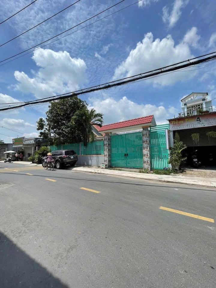 Nhà cấp 4 mặt tiền đường Phan Văn Hớn 610m² giá 16 tỷ - Đầu tư sinh lời tuyệt vời!