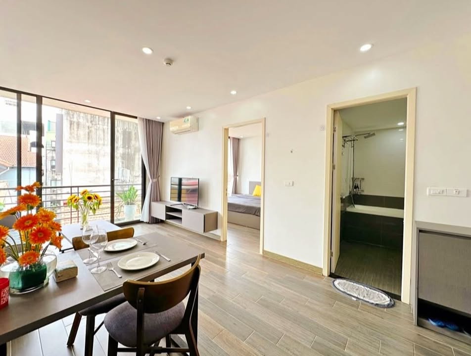 Căn hộ tập thể Huỳnh Thúc Kháng Đống Đa 85m² giá 5 tỷ - Nhà lô góc đẹp mê ly!