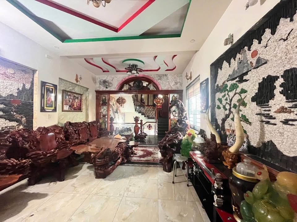 Nhà mặt tiền kinh doanh Nguyễn Ảnh Thủ 112m² giá 13 tỷ - Đầu tư sinh lời ngay lập tức!