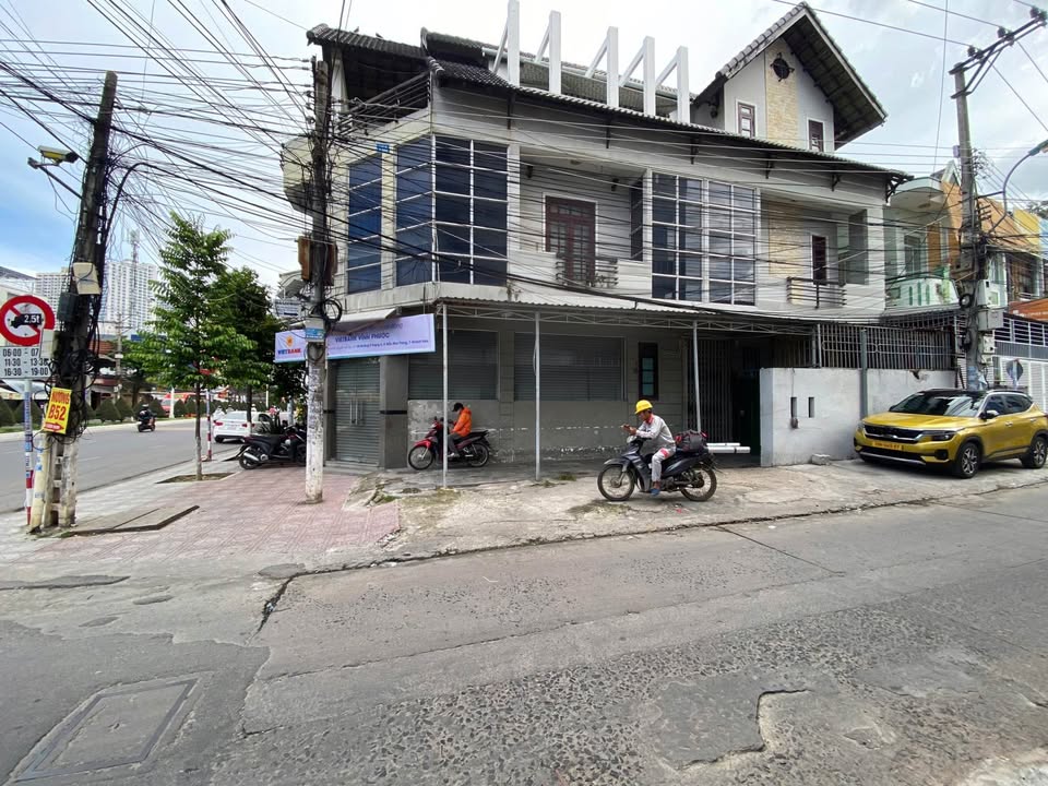 Nhà mặt tiền đường 2/4 Nha Trang 80m² giá 25 triệu - Cơ hội kinh doanh lý tưởng!