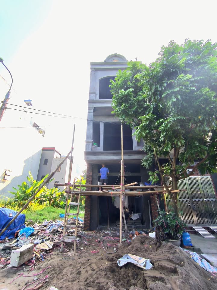 Nhà 3 tầng mặt đường Lộc Vượng 64m² giá 4.6 tỷ - Đầy đủ công năng, thương lượng tốt!