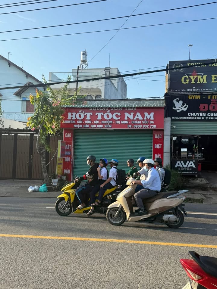 Nhà mặt tiền DT 743, phường Đông Hòa, 147m² giá 7.8 tỷ - Đầu tư sinh lời ngay!