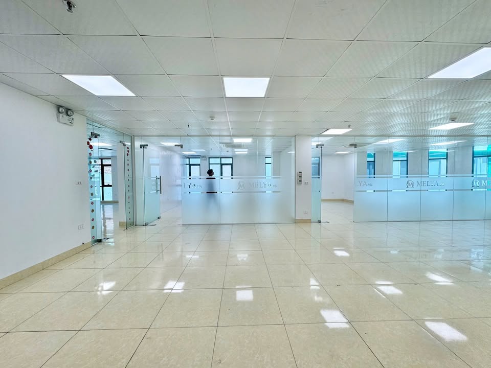 Cho thuê văn phòng 500m² tại Trần Phú, Hà Đông - Phù hợp cho nhiều loại hình kinh doanh!