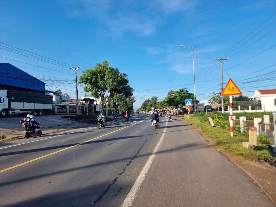 Đất mặt tiền Quốc lộ 20, Phú Hội, Đức Trọng 100m² giá 3.7 tỷ - Vị trí kinh doanh lý tưởng!