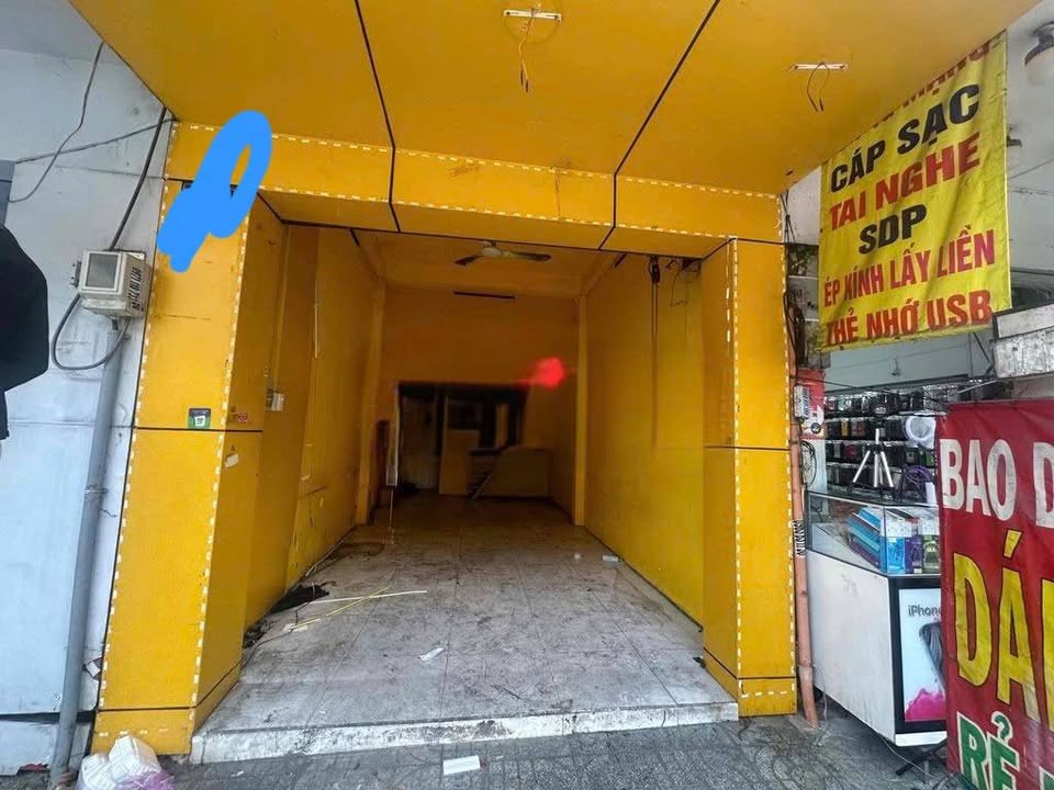 Nhà mặt tiền cho thuê tại Tân Bình 32m² giá 15 triệu - Lối đi riêng, toilet riêng