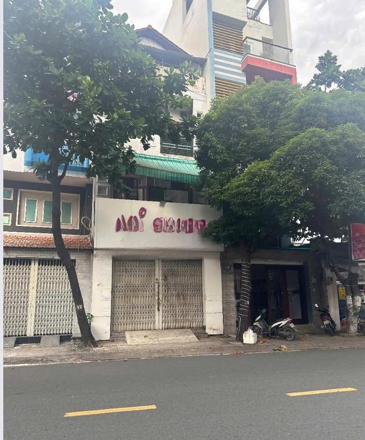 Nhà mặt tiền Tân Hương, Tân Phú 100m² giá 22 triệu - Kinh doanh sầm uất ngay!