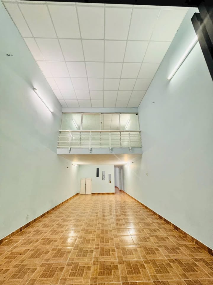 Nhà cho thuê hẻm xe tải Phạm Văn Bạch, Q.Tân Bình 68m² giá 11 triệu - Không thể bỏ lỡ!