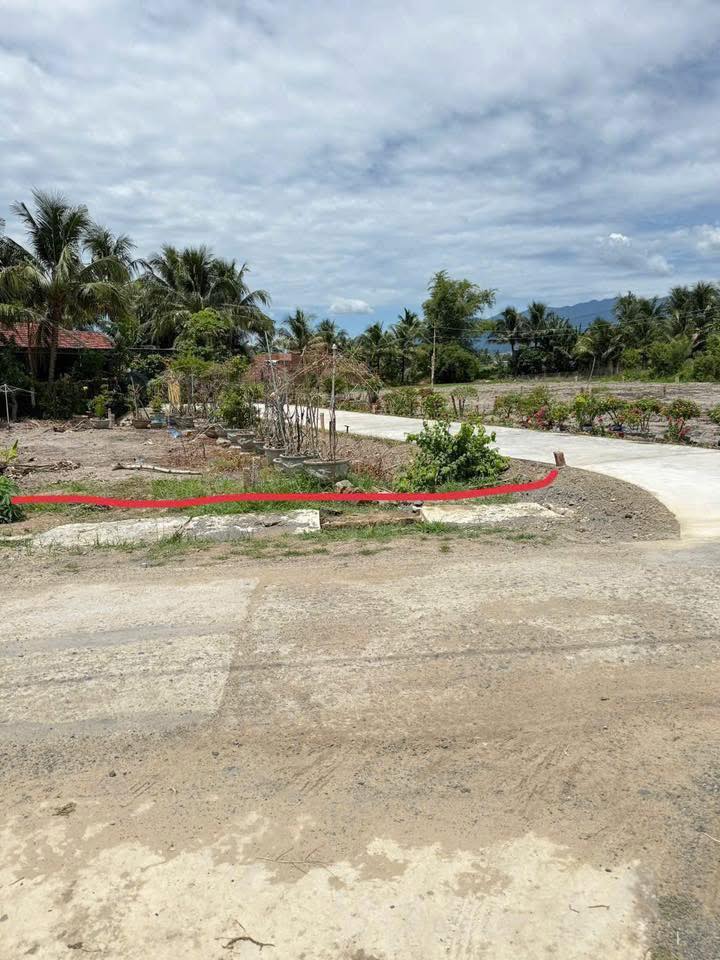 Đất nền mặt đường Hòn Hèo, Ninh Đa, 70m² giá 400 triệu - Cơ hội đầu tư tuyệt vời!