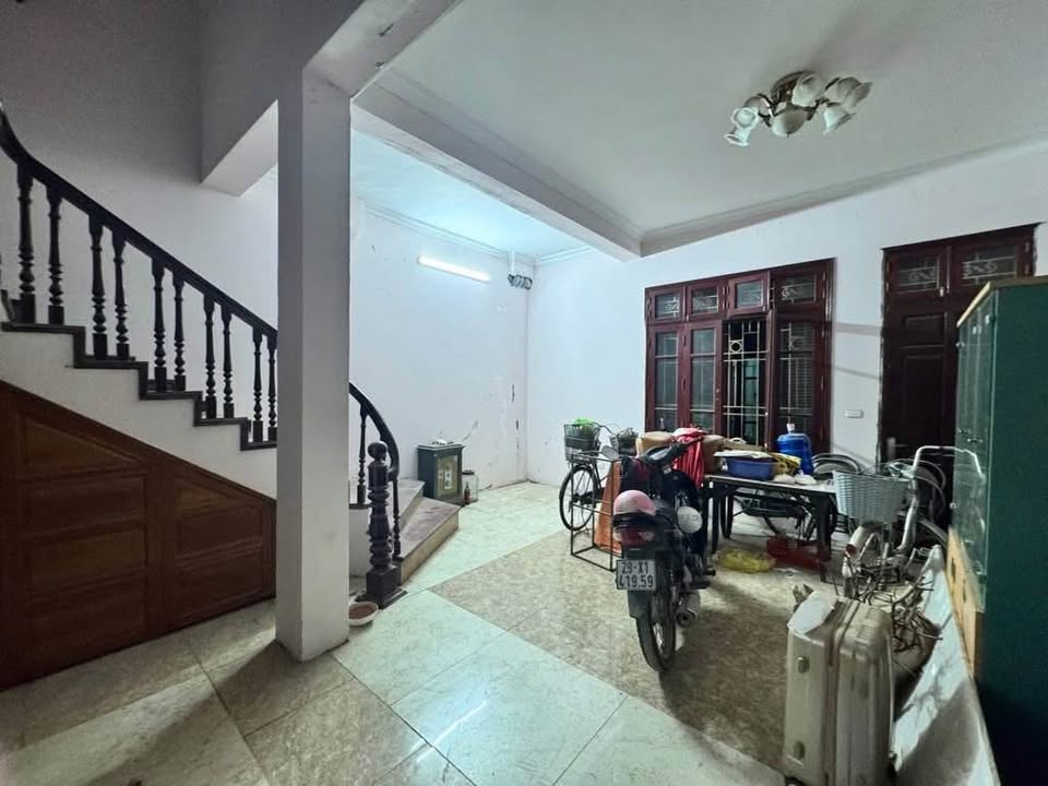 Nhà lô góc Lương Thế Vinh, 80m² giá 23 tỷ - Thiết kế hiện đại, 3 mặt thoáng!