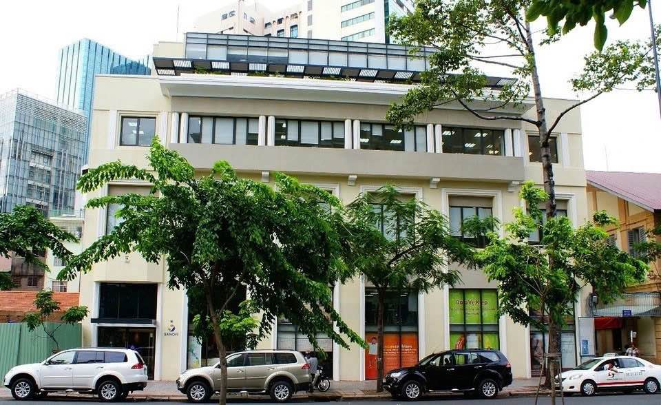 Tòa nhà văn phòng cho thuê mặt tiền 10 Hàm Nghi, Quận 1 - Vị trí đắc địa gần phố đi bộ Nguyễn Huệ