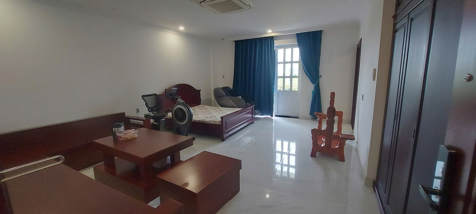 Cho thuê tòa nhà văn phòng Trương Văn Bang 220m² giá 180 triệu - Khu thương mại sầm uất!