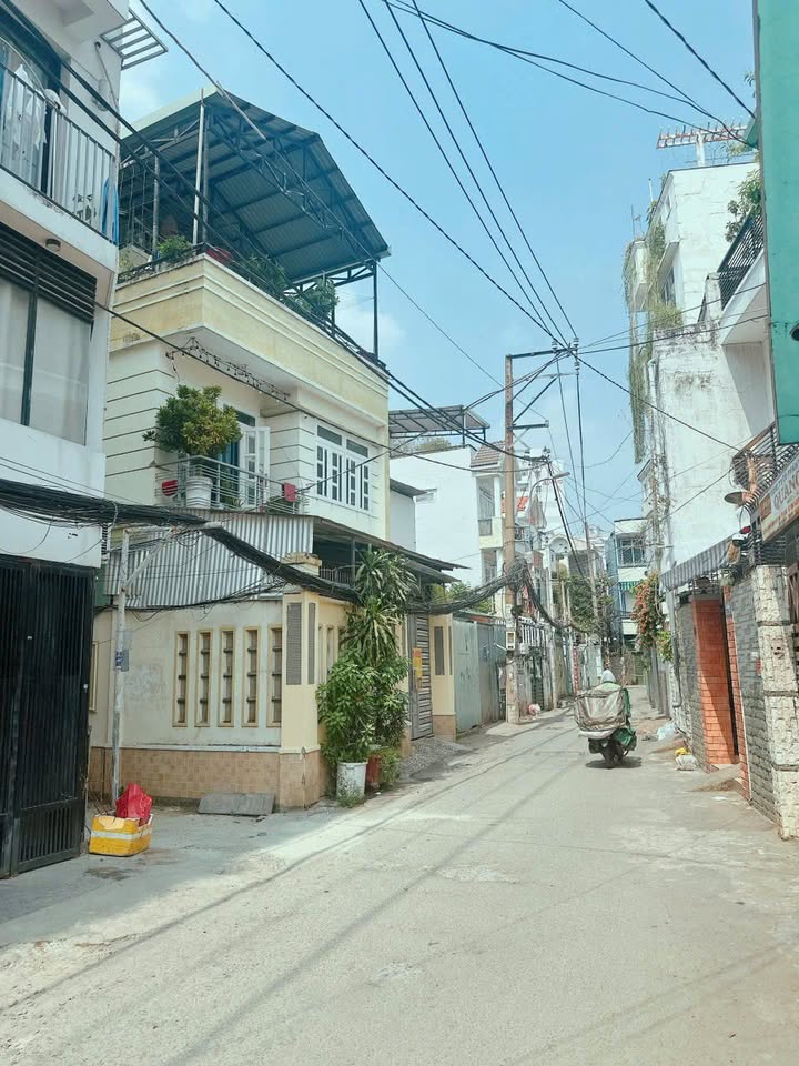 Nhà cấp 4 hẻm xe hơi Lê Quang Định, Bình Thạnh 70m² giá 9.4 tỷ - Cơ hội đầu tư tuyệt vời!