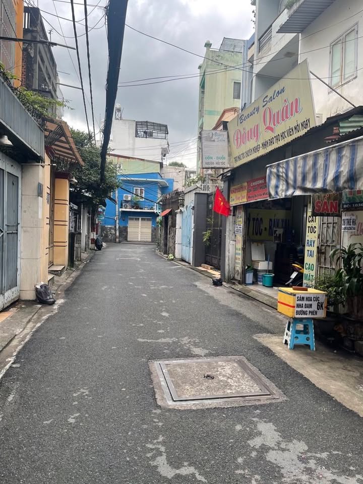 Nhà 4 tầng đường Lê Bình, Tân Bình 25m² giá 5 tỷ - Gần mặt tiền thuận lợi!