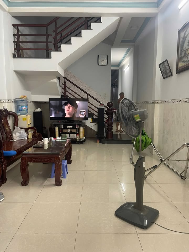 Nhà 2 Lầu 1 Tum KDC Đinh Thuận, Tân Hiệp, Biên Hòa - Giá 5 tỷ, Thương Lượng Chính Chủ!